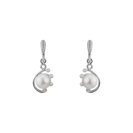 Diamond earrings with Pearl Nymph Touch