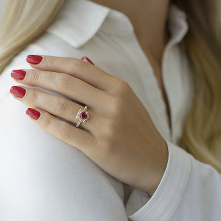 Diamond ring with Ruby Verona