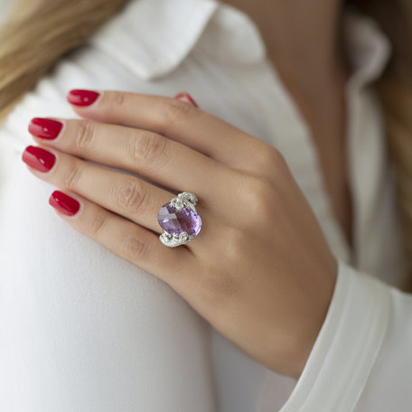 Diamond ring with Moonstone and Garnet Dwana