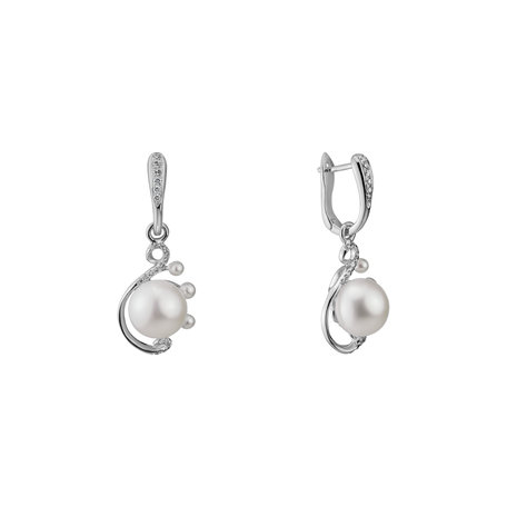 Diamond earrings with Pearl Nymph Touch
