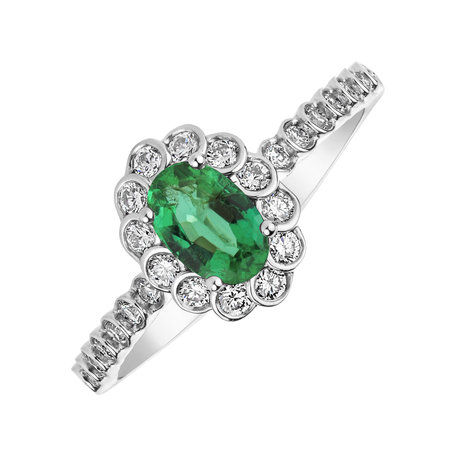 Diamond ring with Emerald Glamour Princess