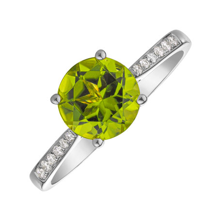 Diamond ring with Peridot Bonbon