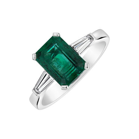 Diamond ring with Emerald Coronation Destiny