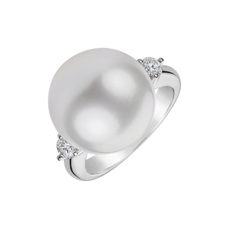 Diamond ring with Pearl Callista