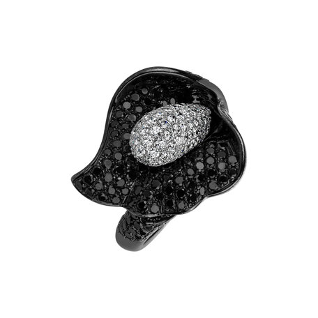 Ring with black and white diamonds Taiza