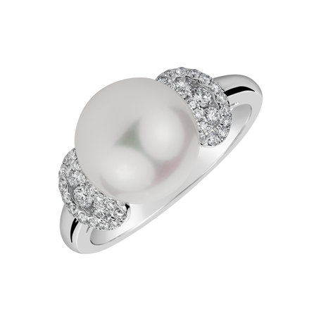 Diamond ring with Pearl Ocean Wealth