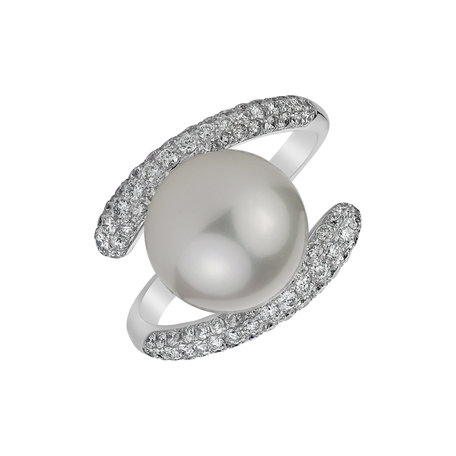 Diamond ring with Pearl Berlineta