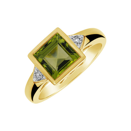 Diamond ring with Peridote Merigold Lodge