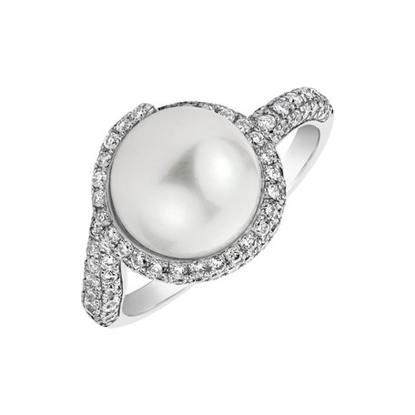 Diamond ring with Pearl Marine