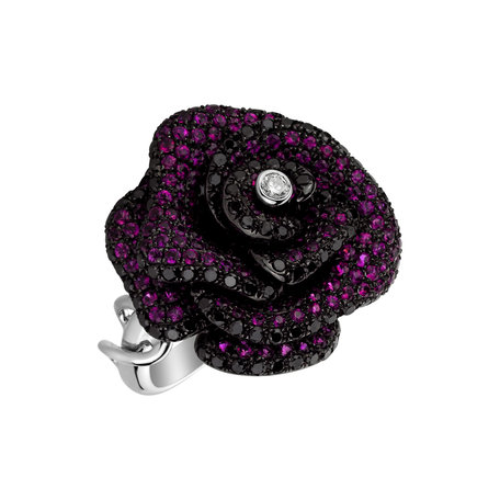 Ring with black and white diamonds, Ruby and Garnet Flor