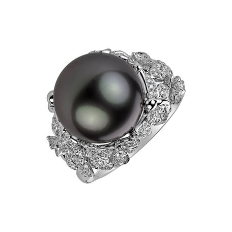 Diamond ring with Pearl Madame Pearl