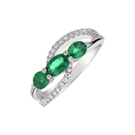 Diamond ring with Emerald Evangeline