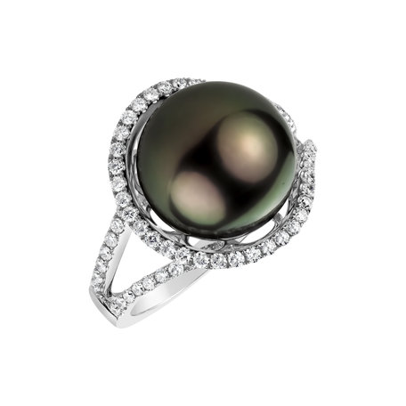 Diamond ring with Pearl Osborne