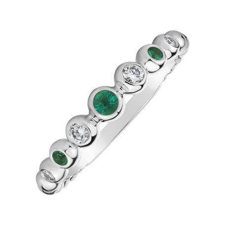 Diamond ring with Emerald Shiny Dots