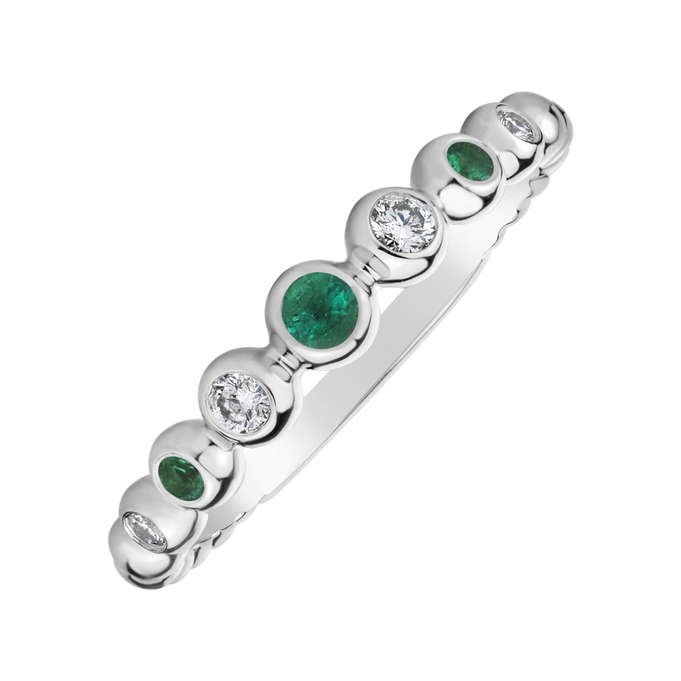 Diamond ring with Emerald Shiny Dots