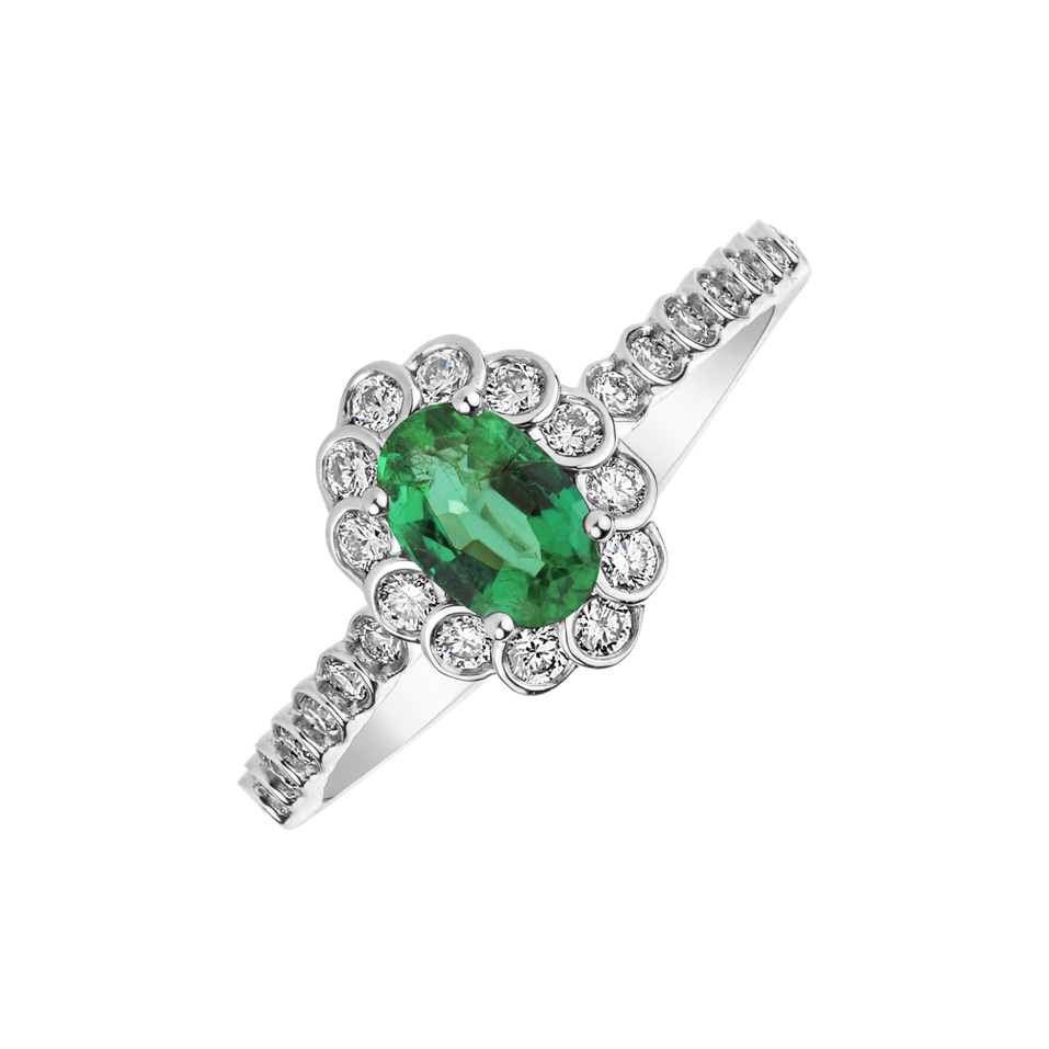 Diamond ring with Emerald Princess Glamour