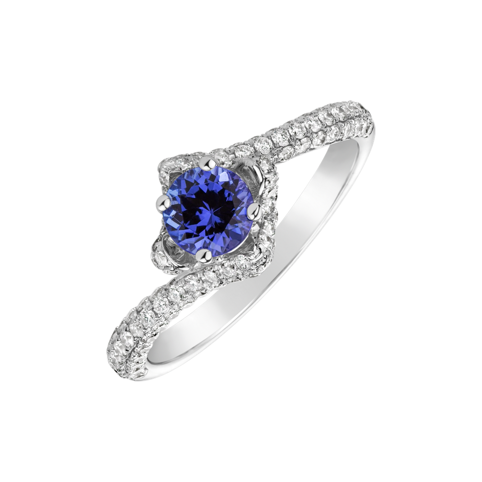 Diamond ring with Tanzanite Millar