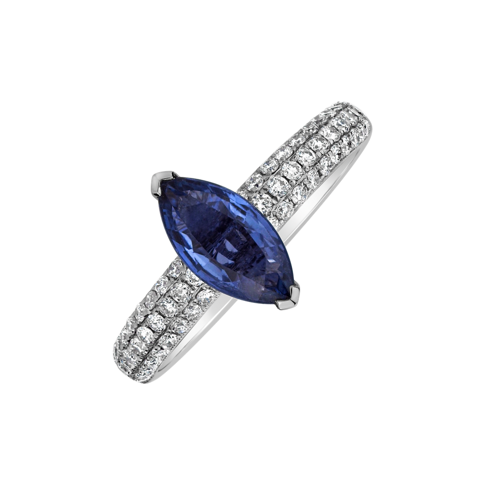 Diamond ring with Sapphire Excellent