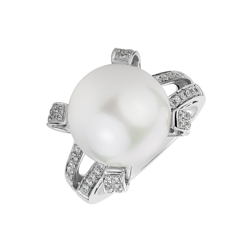 Diamond ring with Pearl Sea Valley