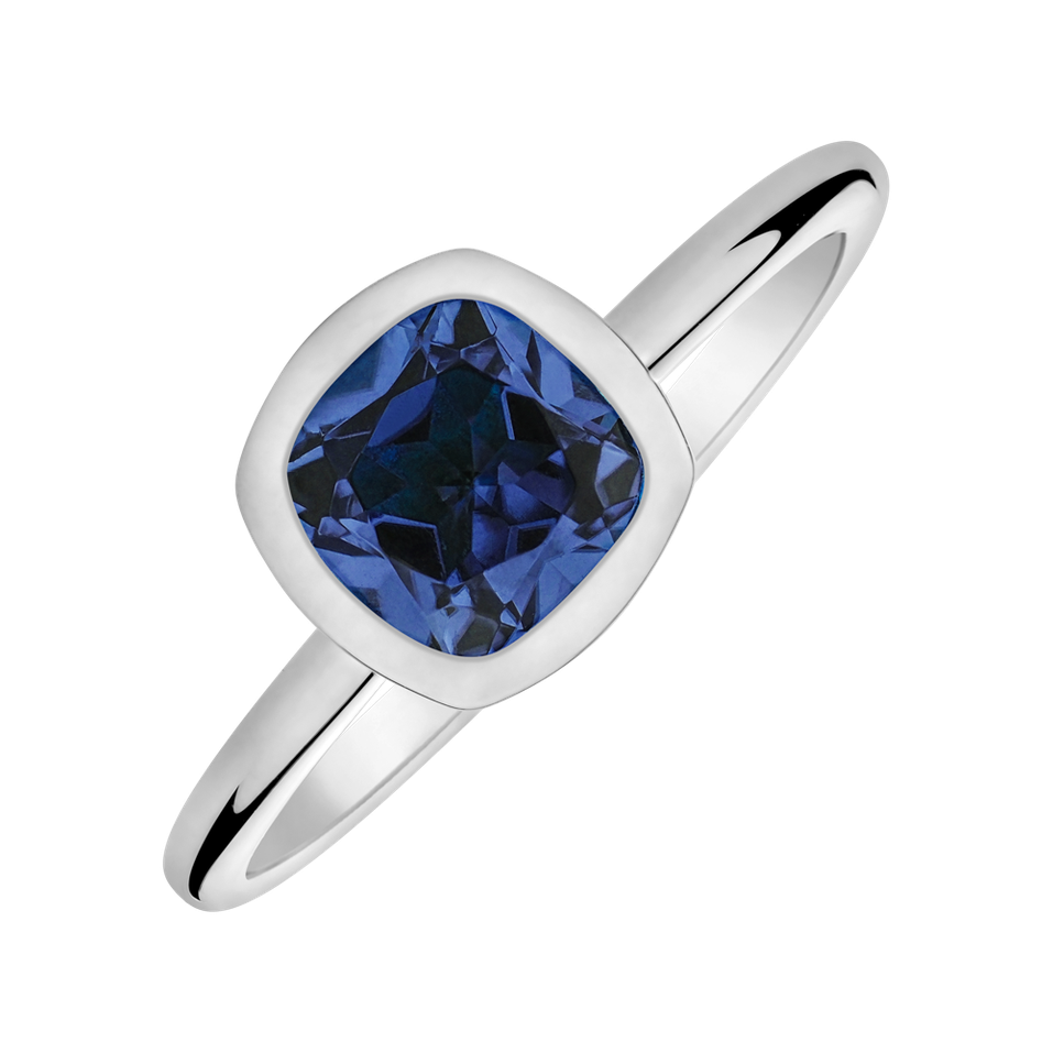 Ring with Tanzanite Bonbon