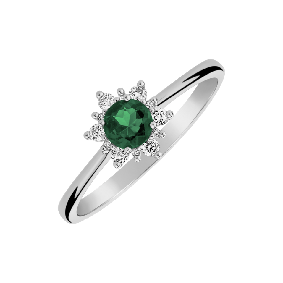 Diamond ring with Emerald Starlet