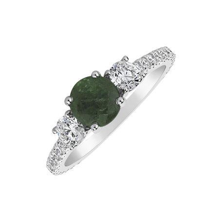 Diamond ring with Emerald Issien