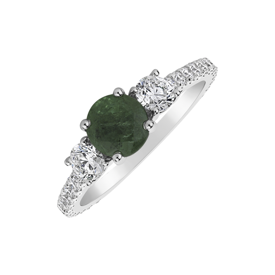 Diamond ring with Emerald Issien