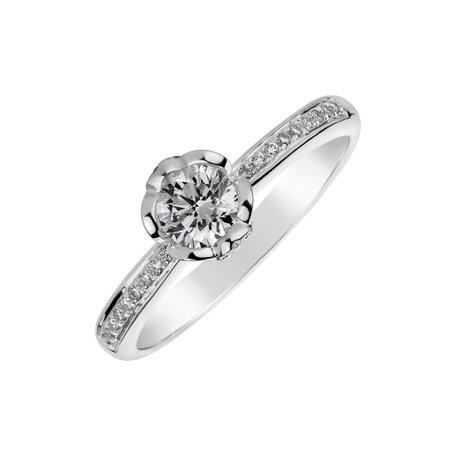 Diamond ring Zirgath