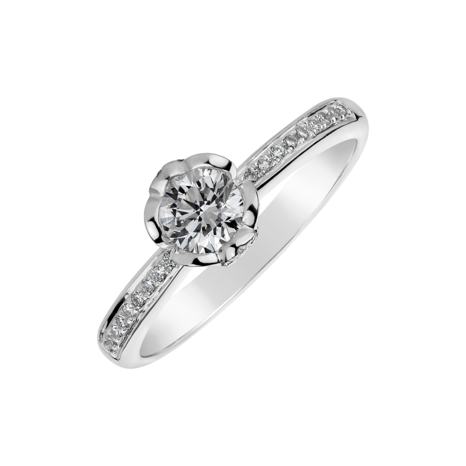 Diamond ring Zirgath