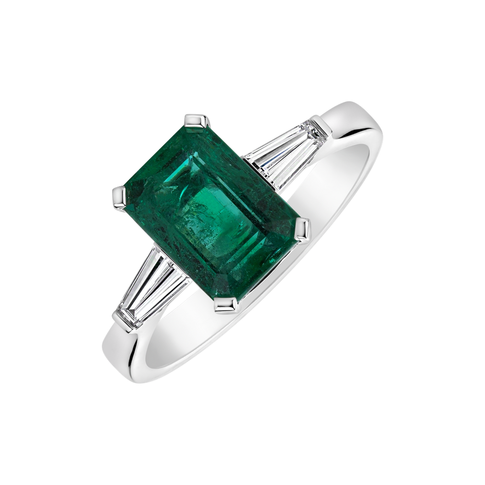 Diamond ring with Emerald Coronation Destiny