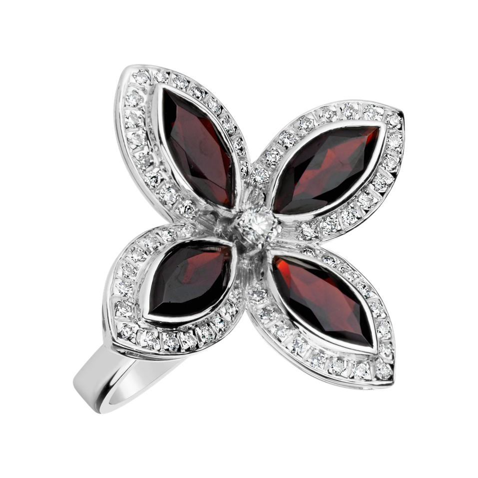 Diamond ring with Garnet Blooming Beauty