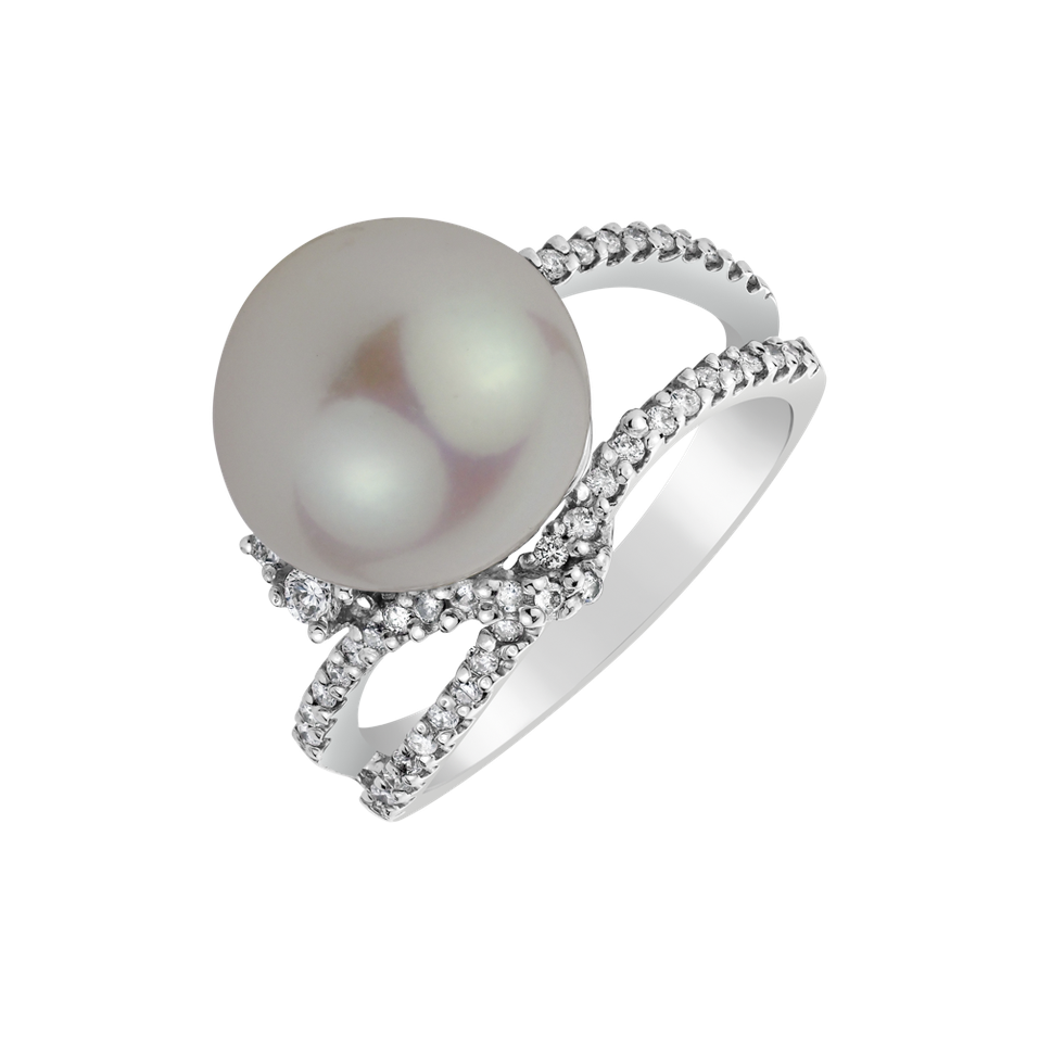 Diamond ring with Pearl Aegean