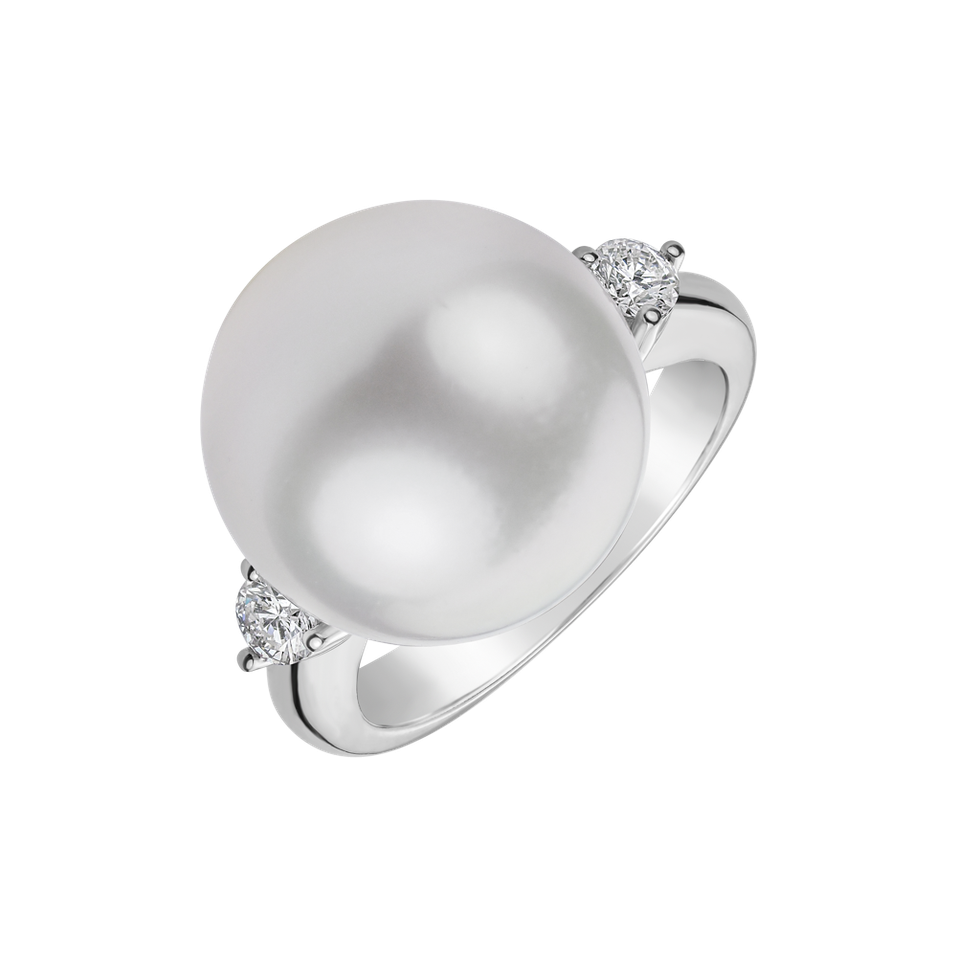 Diamond ring with Pearl Callista