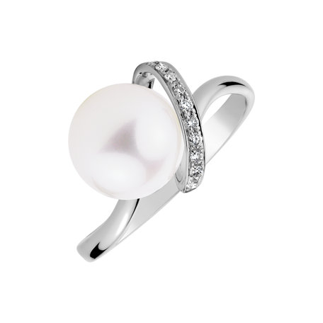 Diamond ring with Pearl River Magic