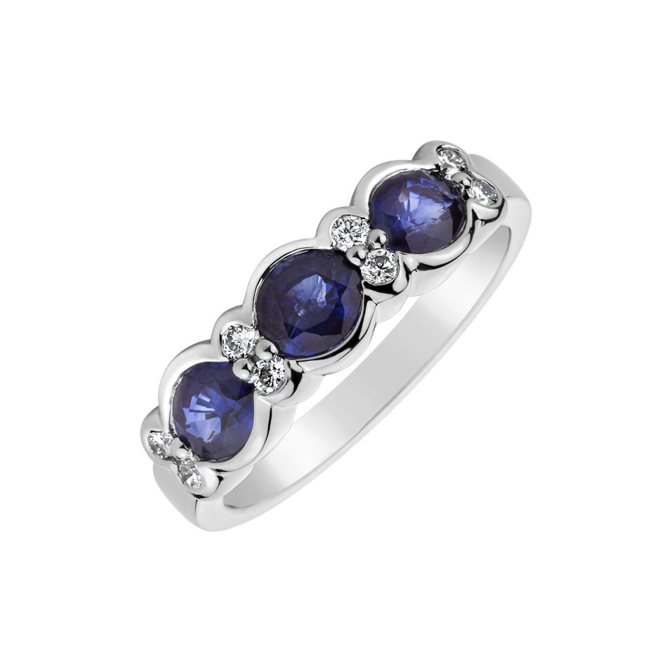 Diamond ring with Sapphire Corinne