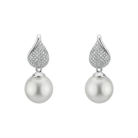 Diamond earrings with Pearl Gabby