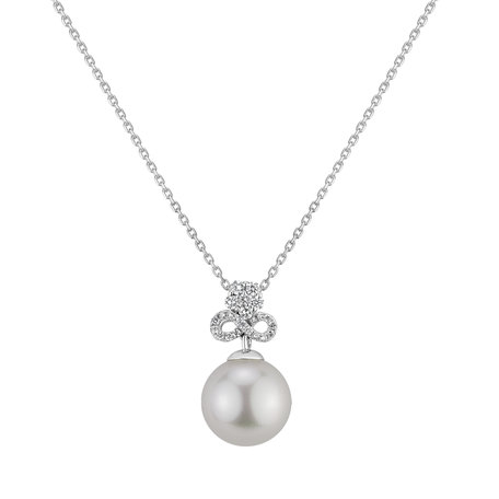 Diamond pendant with Pearl Graceful Queen