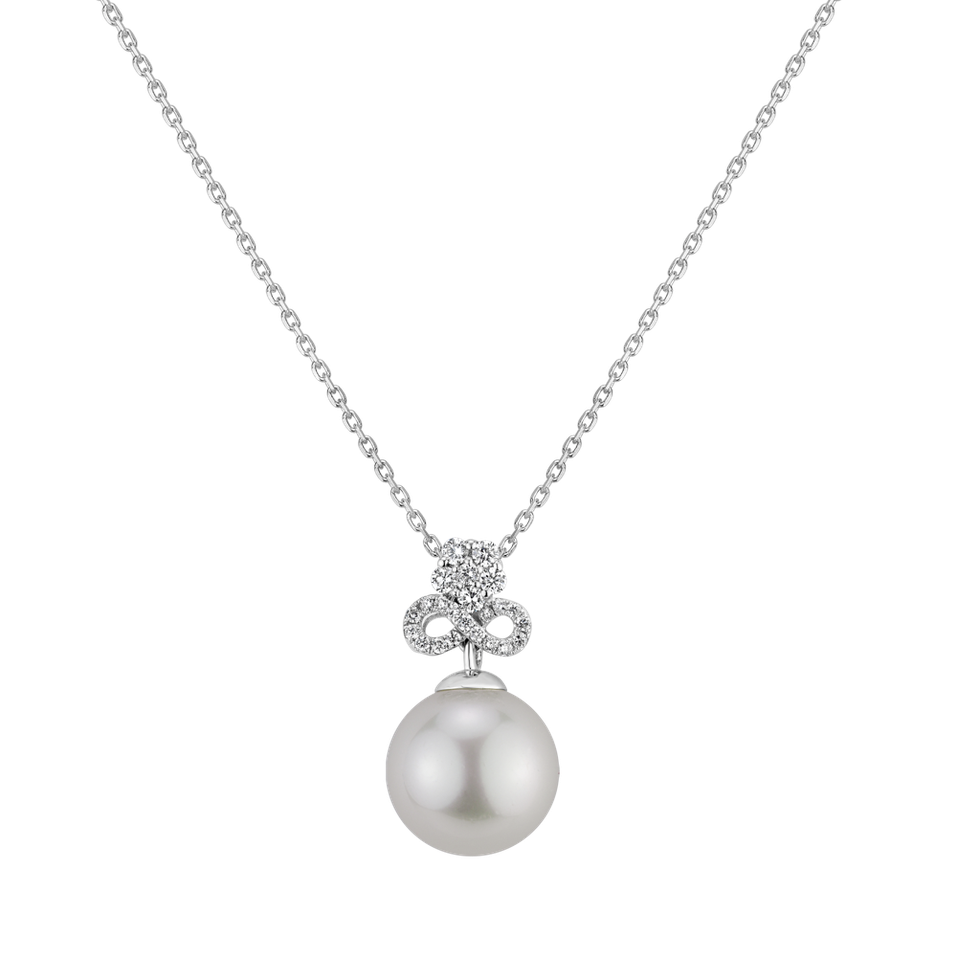 Diamond pendant with Pearl Graceful Queen