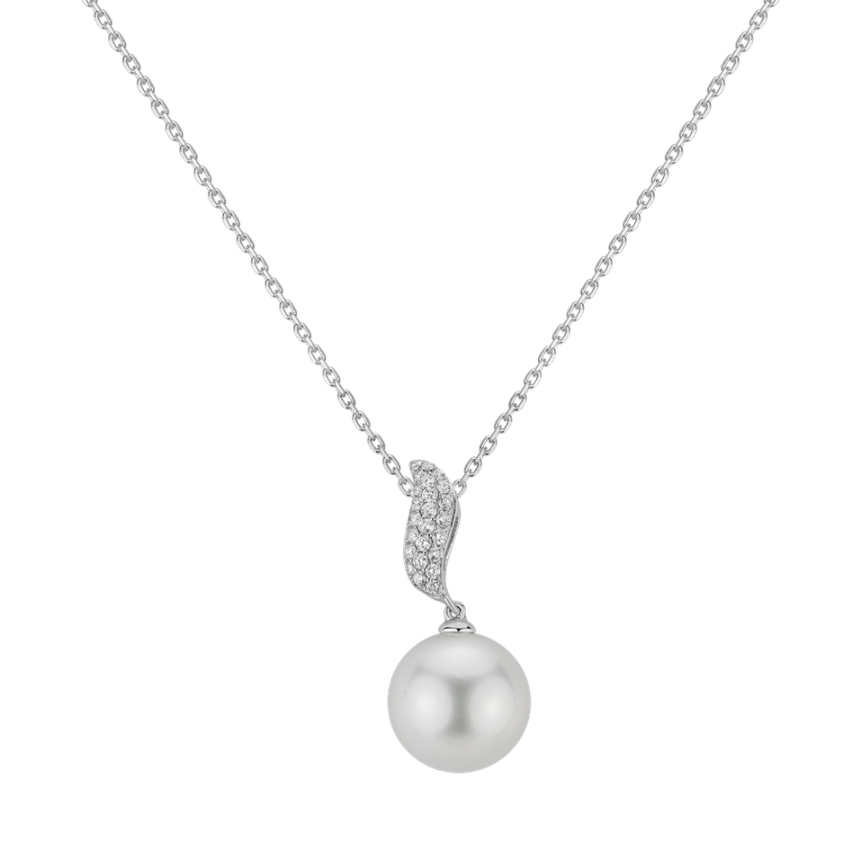 Diamond pendant with Pearl Steras