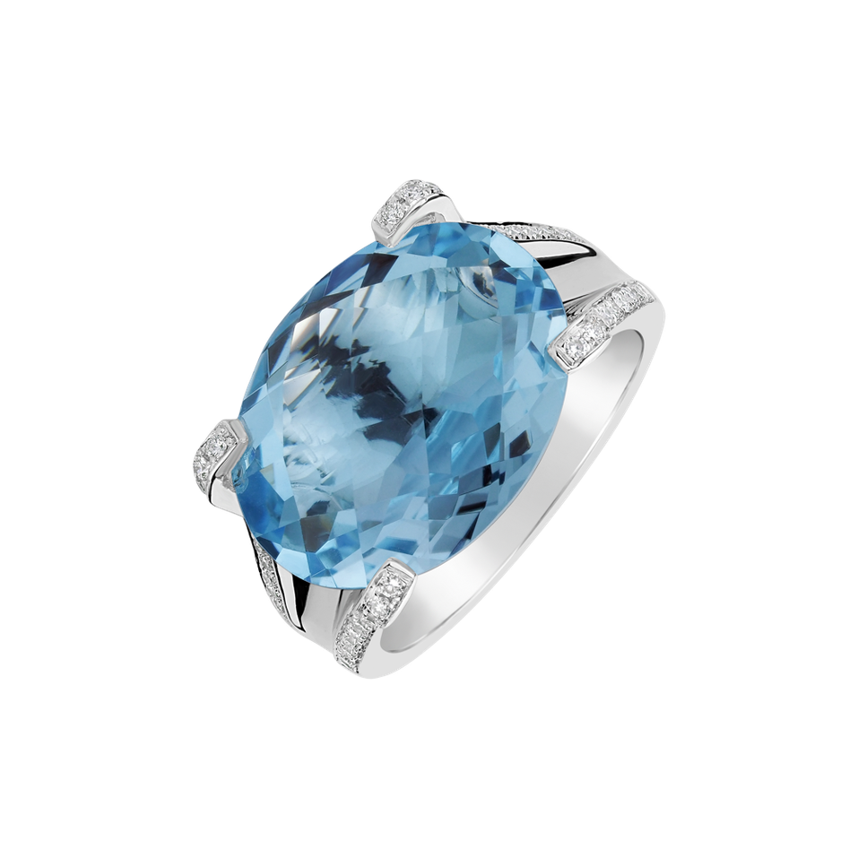 Diamond ring with Topaz Saint Michelle