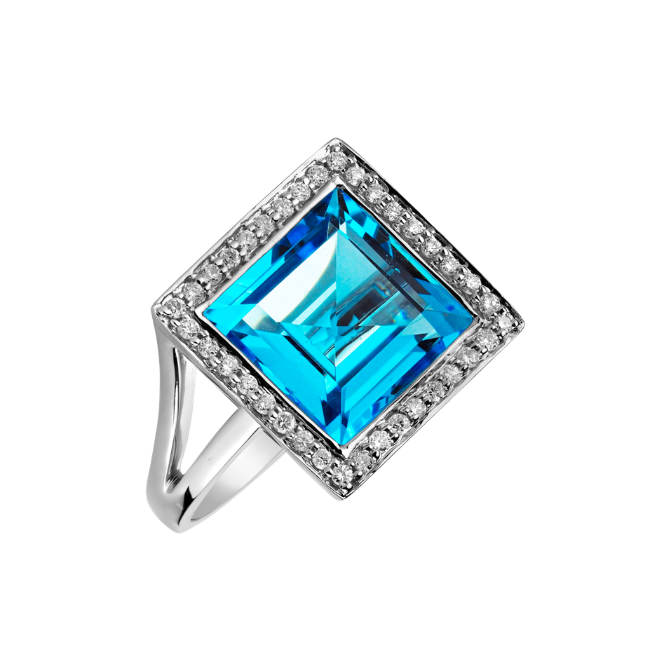 Diamond ring with Topaz Loria