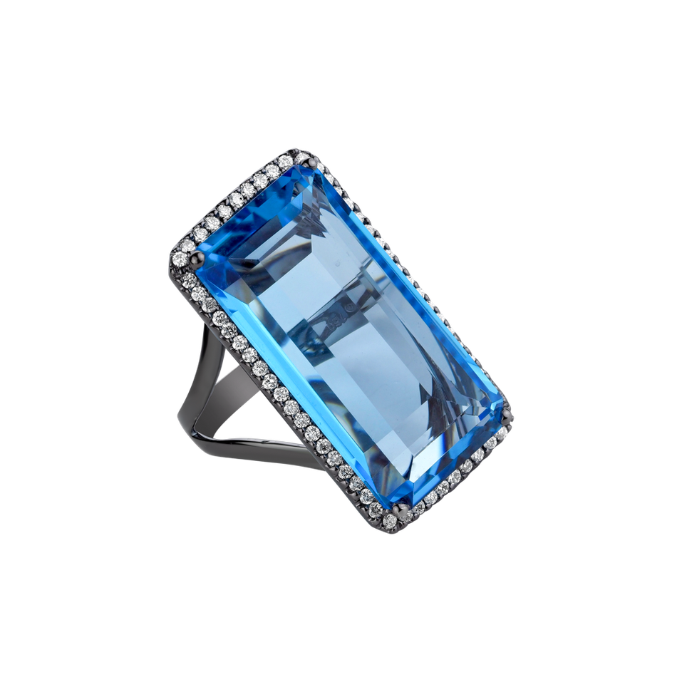 Diamond ring with Topaz Yvory