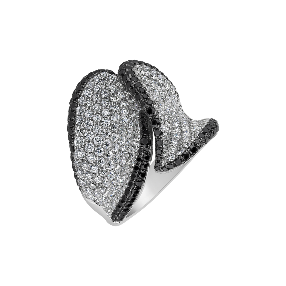 Ring with black and white diamonds Achilea