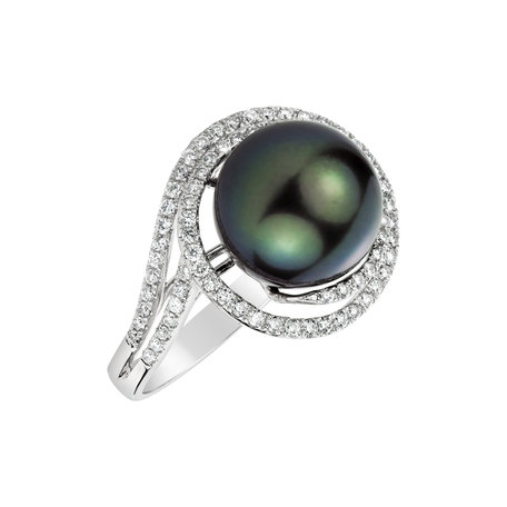 Diamond ring with Pearl Wilker