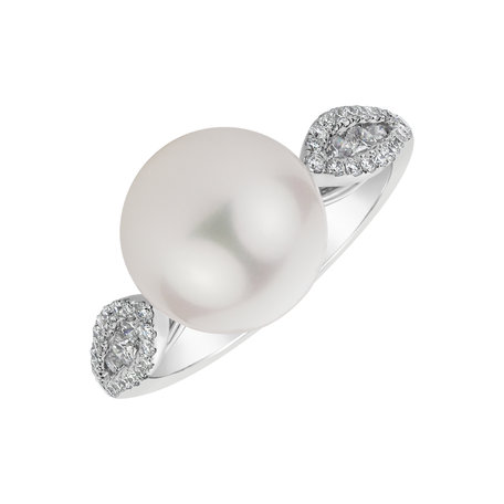 Diamond ring with Pearl Jacqueline