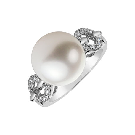 Diamond ring with Pearl Sea Whisper