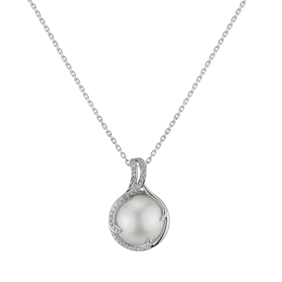 Diamond pendant with Pearl Venus Spell