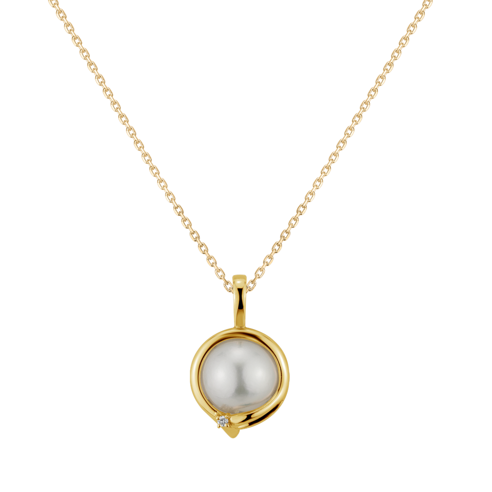 Diamond pendant with Pearl Euryale