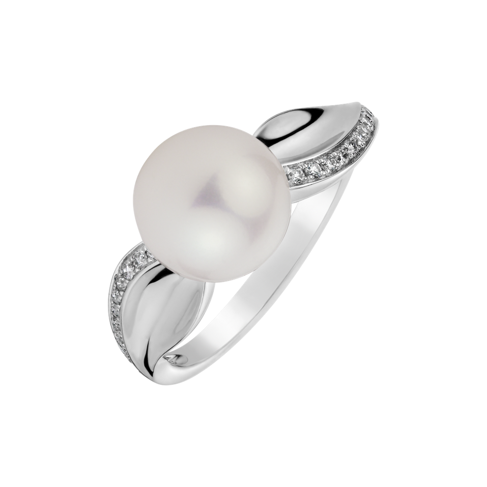 Diamond ring with Pearl Pacific Delight