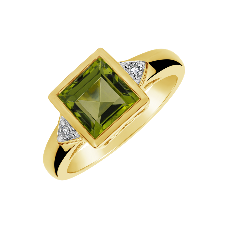 Diamond ring with Peridote Merigold Lodge